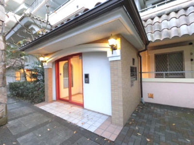 【エントランス】 | 港北ファミールガーデンＪ棟 | 横浜市営地下鉄ブルーライン「センター北」駅徒歩10分と好立地！