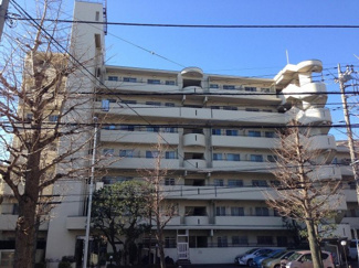 【外観】 | 南東向きにつき通風・陽当り良好！春にはお部屋から桜が望めます♪