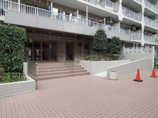 【エントランス】 | 平成29年7月リフォーム済！総戸数281戸の大規模マンション♪