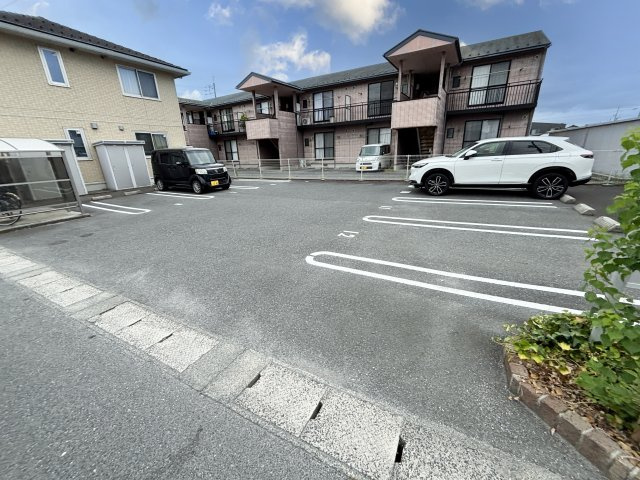 アローム　A棟の駐車場