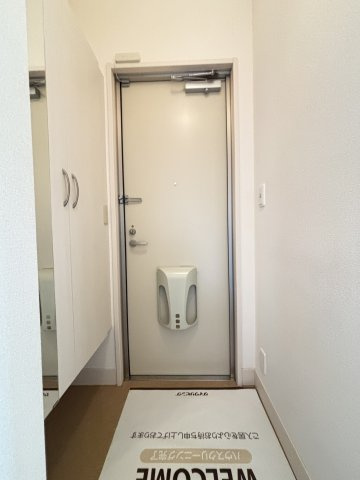 アローム　A棟の玄関