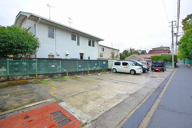 法蓮町三橋メゾネットの駐車場|駐車場があります
