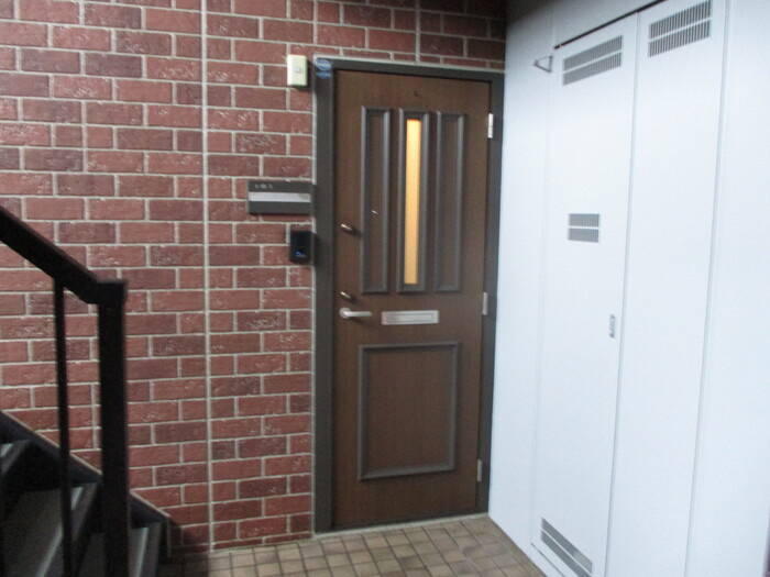 ヴェルドミール壱番館の玄関