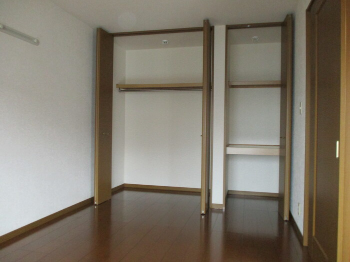 ヴェルドミール壱番館の洋室