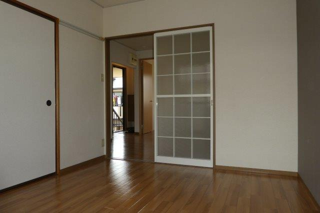プレジール花みずきＢの洋室