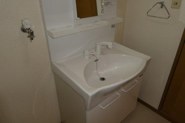 プレジール花みずきＢの独立洗面台|シャンプードレッサー