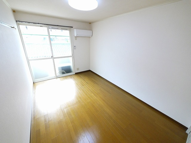 エスポワールウノの洋室