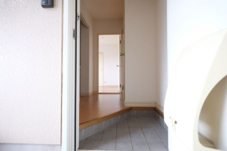 【玄関】 | ヴィルドミール | 落ち着いた玄関です。