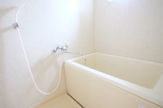 【浴室】 | ヴィルドミール | 窓のあるバスルームです！