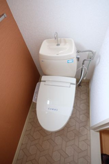 【トイレ】 | ヴィルドミール | ウォシュレットもついています。