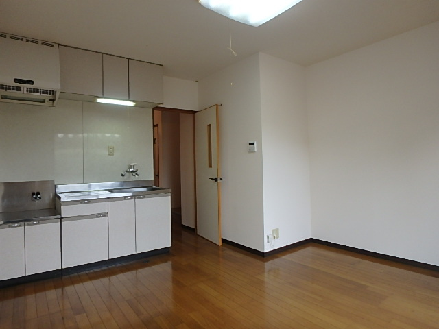 アピネス　A棟の居間・リビング|A3の写真