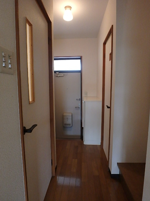 アピネス　A棟の玄関|A3の写真