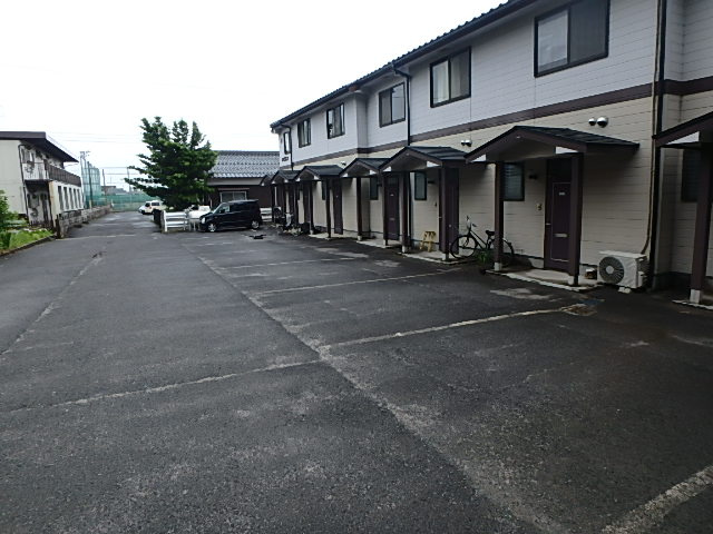 アピネス　A棟の駐車場