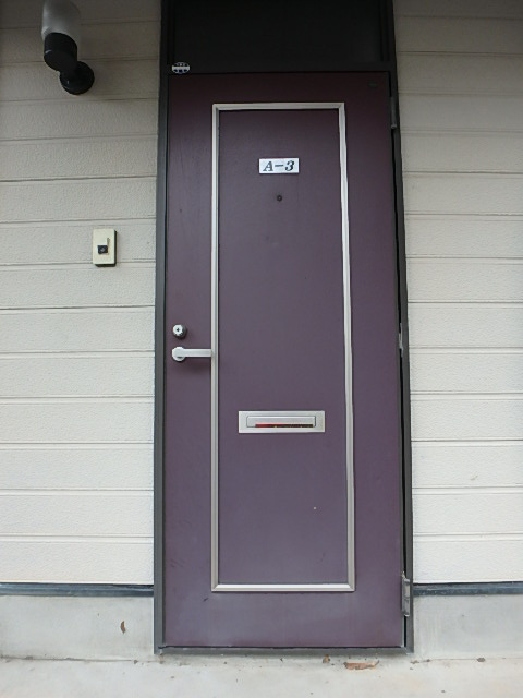 アピネス　A棟の玄関|A3の写真