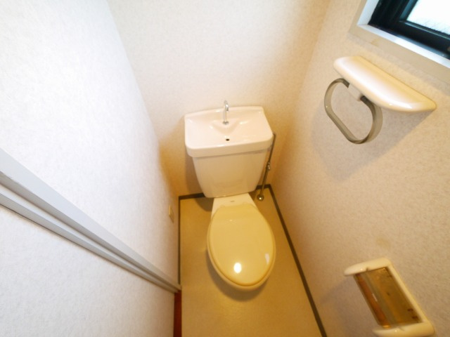 杉ヶ町ビルのトイレ|落ち着いた色調のトイレです