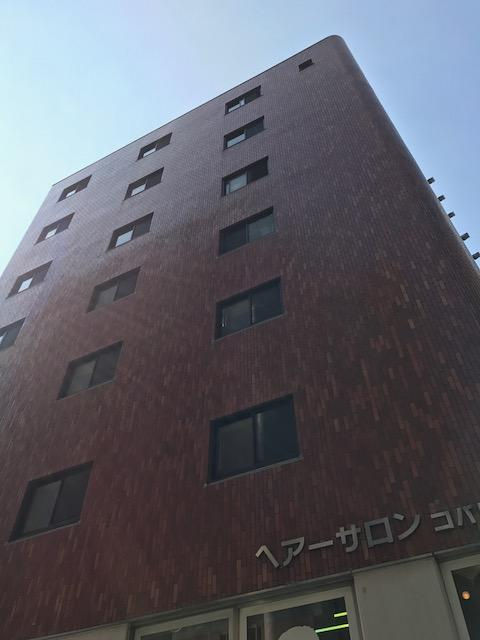 小針ビルの外観