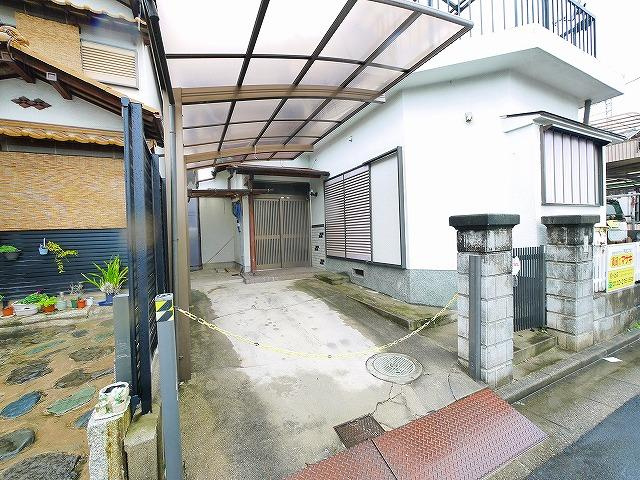 宮本貸家の駐車場