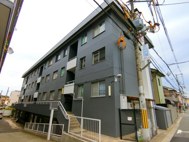 北野田マンション巽Ａ棟の外観
