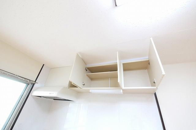 武田マンションのキッチン|吊戸棚