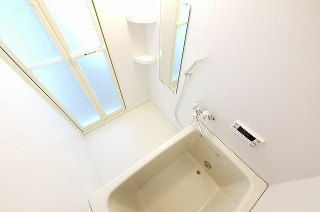 武田マンションの浴室|綺麗な洋室