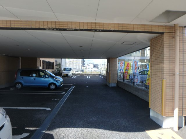 フェリシア千成の駐車場