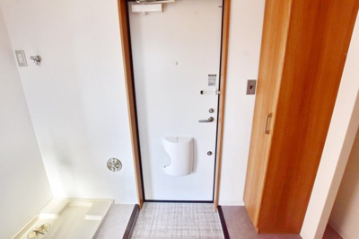 【玄関】 | ハウズライフ本厚木駅前館