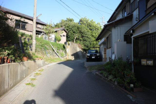 常滑市山方町　中古戸建の前面道路含む現地写真|前面道路