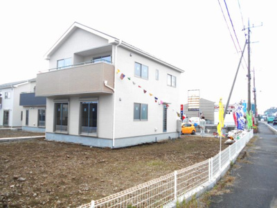 【外観】 | 杉戸　堤根　全3棟　3号棟　102坪　新築 | １００坪の敷地。新築。東京通勤圏内なのに。2390万円。堂々と。駐車並列3台。
