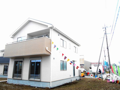 【外観】 | 杉戸　堤根　全3棟　3号棟　102坪　新築 | １００坪の敷地。新築。東京通勤圏内なのに。2390万円。堂々と。駐車並列3台。