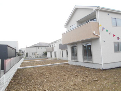 【外観】 | 杉戸　堤根　全3棟　3号棟　102坪　新築 | １００坪の敷地。新築。東京通勤圏内なのに。2390万円。堂々と。駐車並列3台。