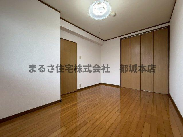 日の出マンションの洋室