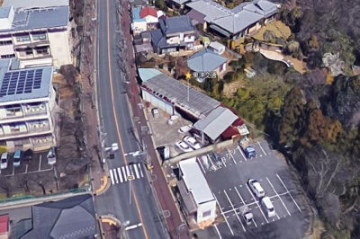 【外観】 | 大宮台ガレージ倉庫 | 場所は大宮小学校の向かい側です　大通りに面しています