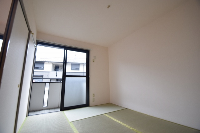 ヴィラージュコート壱番館の収納|各部屋に収納あります