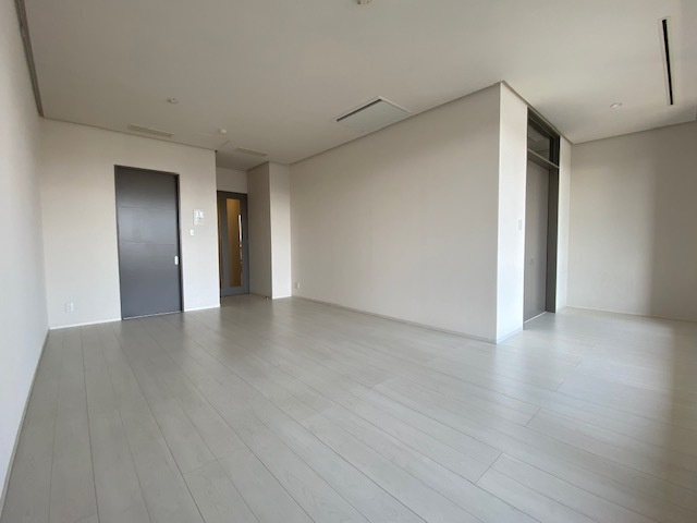 中央区日本橋箱崎町の賃貸マンションの居間・リビング