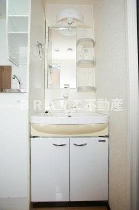 ラナップスクエア東天満　BRAVI不動産の洗面所|【ラナップスクエア東天満】広い洗面スペース