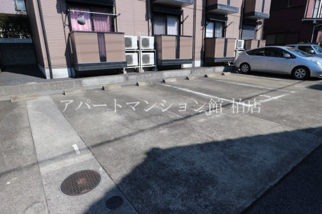 フォンテあけぼのの駐車場
