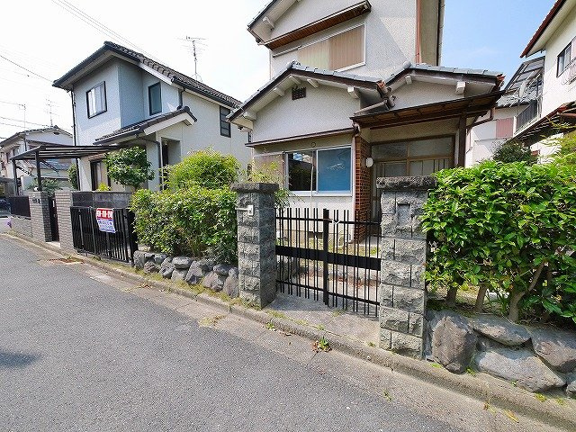 相楽川ノ尻戸建のエントランス