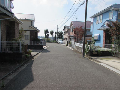 【前面道路含む現地写真】 | 神奈川区菅田町　一戸建て