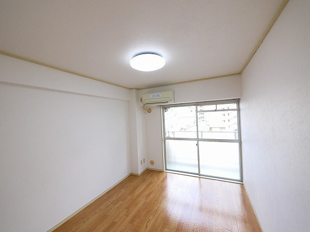 シティコープ新大宮の洋室