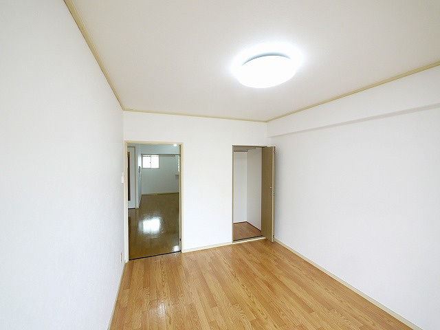 シティコープ新大宮の洋室