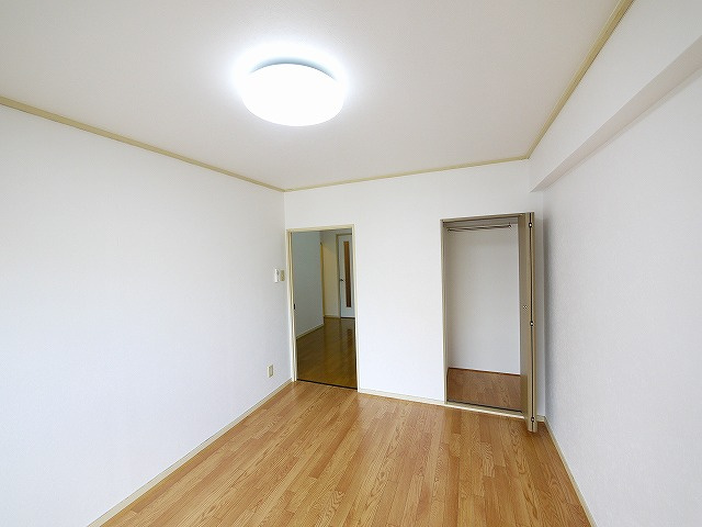 シティコープ新大宮の洋室