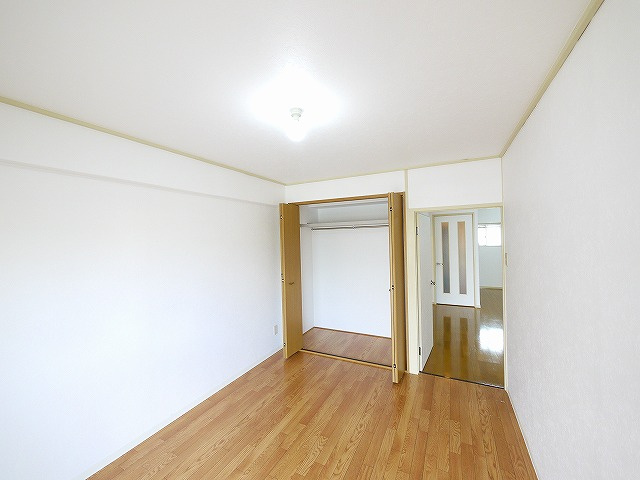 シティコープ新大宮の洋室