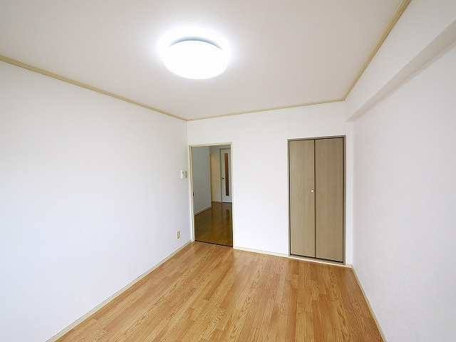 シティコープ新大宮の洋室