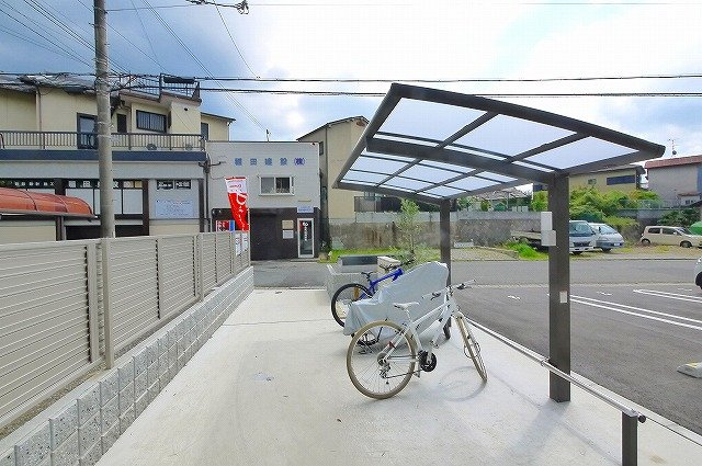 シャルマン南都のその他共用部分|駐輪スペースはこちらです。