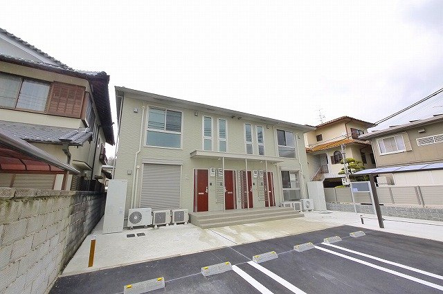 シャルマン南都の外観|お洒落な外観ですよ。