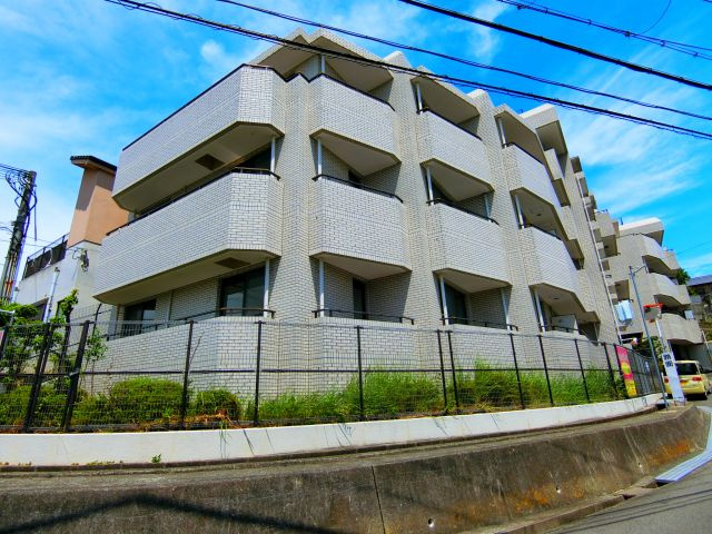 ライオンズマンション檜尾の外観