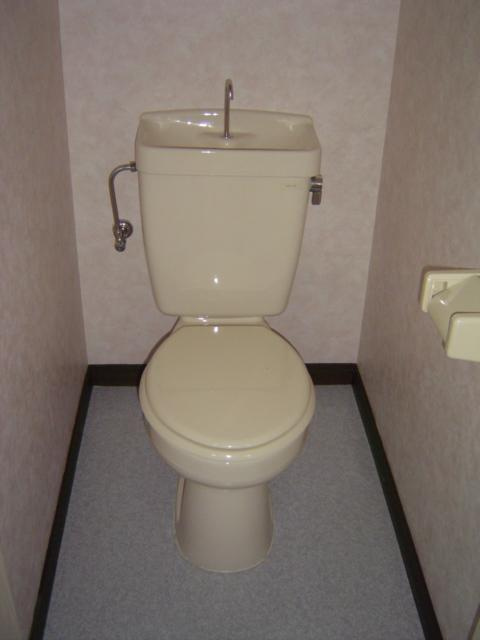 コンフォートアミのトイレ|コンパクトで使いやすいトイレです