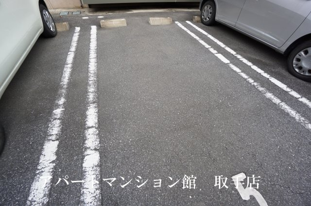 クレールⅠAの駐車場