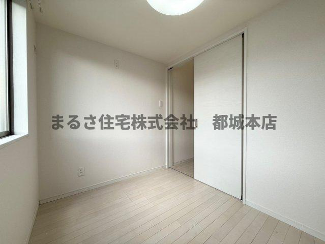 DOLCEVITA西町の洋室