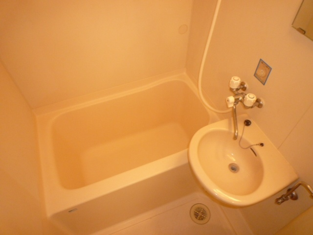 たかなかビルの浴室|お掃除簡単ユニットタイプ